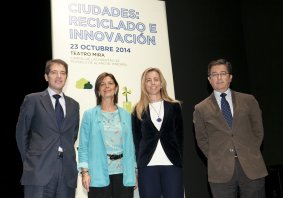 Oscar Martín, Paloma Adrados, Guilermina Yanguas y Angel Fernández, tras la apertura de la jornada.