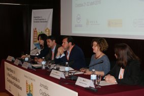 Juan Ávila (segundo por la izquierda), en la clausura de la Jornada.