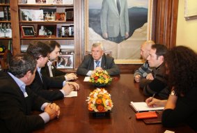 Pedro Castro, con los representantes de UGT