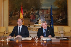 El Ministro de Educación, Angel Gabilondo, y el Presidente de la FEMP, Pedro Castro.