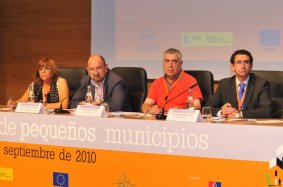 Maria del Carmen Mallo,Alcalde de Murias de Paredes, Francisco González, Alcalde de Cudillero, Antonio Arrufat, Presidente de la Diputación de Teruel, y Joaquín Peribañez, Alcalde de Calamocha, relataron las conclusiones del Congreso