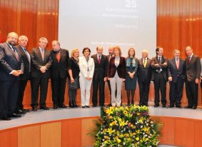 Rubalcaba y Leire Pajín, con otros asistentes al acto